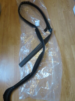 Genuine OEM Vauxhall VIVARO Right Front Door Window Channel Seal  