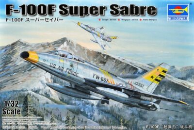 Trumpeter 02246 North American F-100F Super Sabre Maßstab 1:32