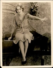 LDE3 1930s Original Photo SALLY BLANE BEAUTIFUL ACTRESS SITTING ATOP A PIANO