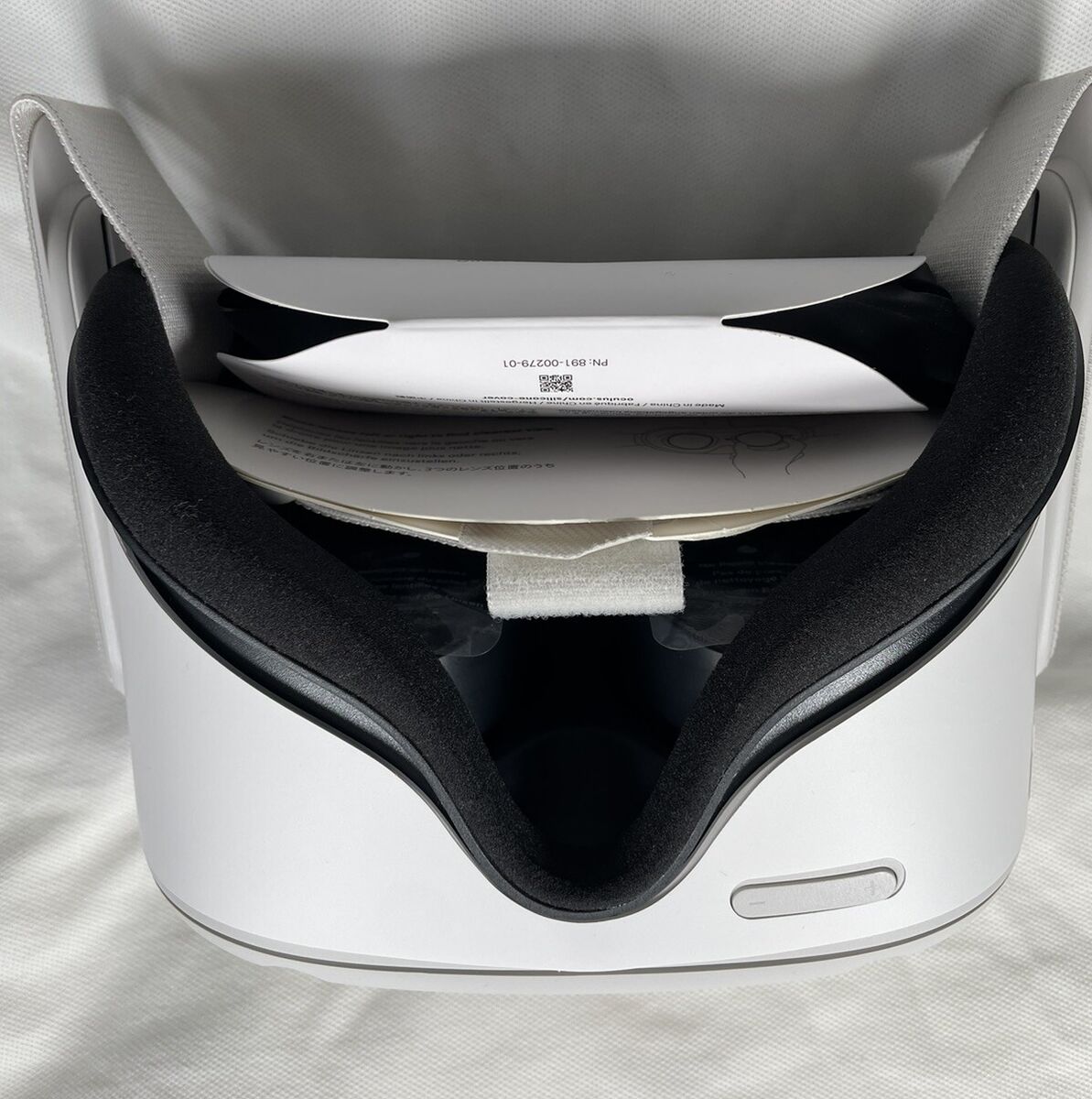 Oculus Quest 2 256GB All-in-one VR Headset - White Headset Oculus Quest 2 256GB All-in-one VR Headset - White Headset