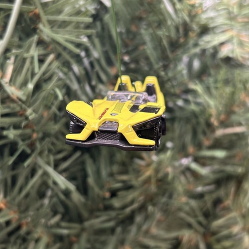 Yellow Polaris Slingshot 3 Wheel Motorcycle Motor Bike Christmas Ornament Adorno - Picture 3 of 3