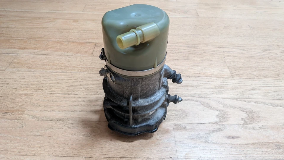 Bomba de dirección asistida Volvo OEM S60, S80, V60, XC60, XC70 con manguera y depósito Foto 2 de 4