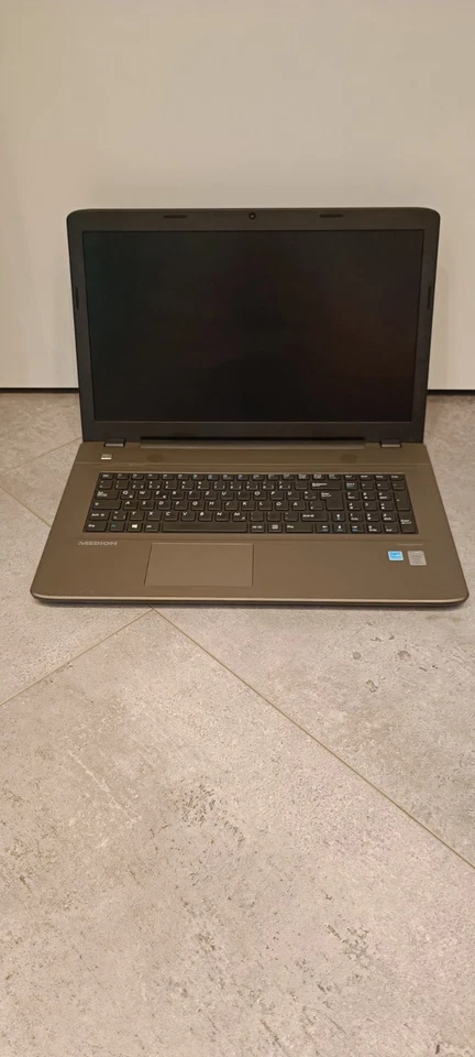 Medion Akoya E7416 - Core i5 - 1TB HDD - Windows 10 - 17 Zoll Notebook Laptop - Bild 2 von 4