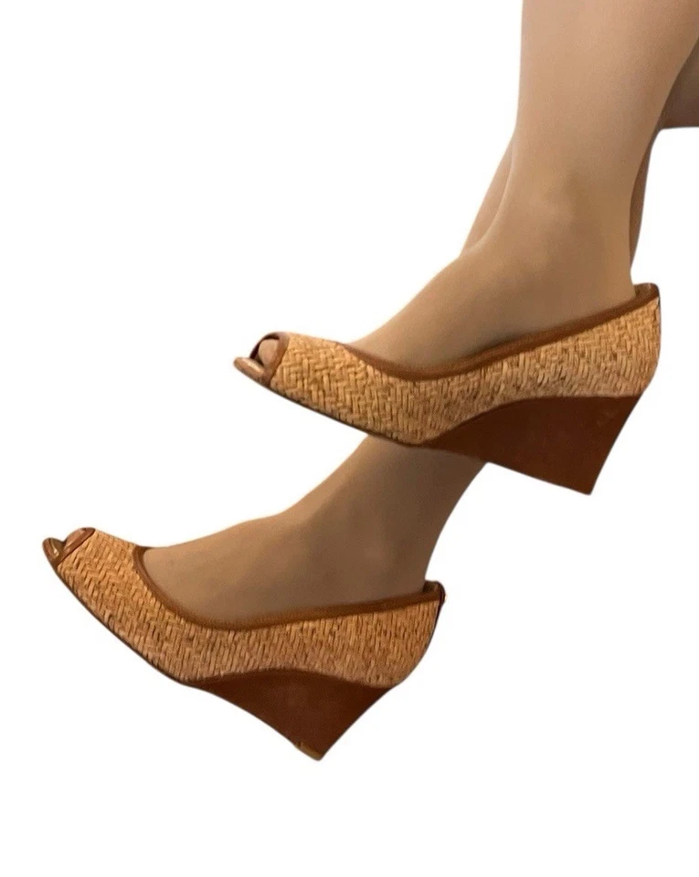 BOMBAS DE TACÓN DE CUÑA STUART WEITZMAN PEEP TOE CORCHO NATURAL MARRÓN RIBETE DE CUERO 9 Foto 3 de 4