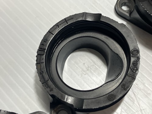 2016 Suzuki Gsxr 600 Intake Rubber Boots (OEM) - Picture 9 of 24