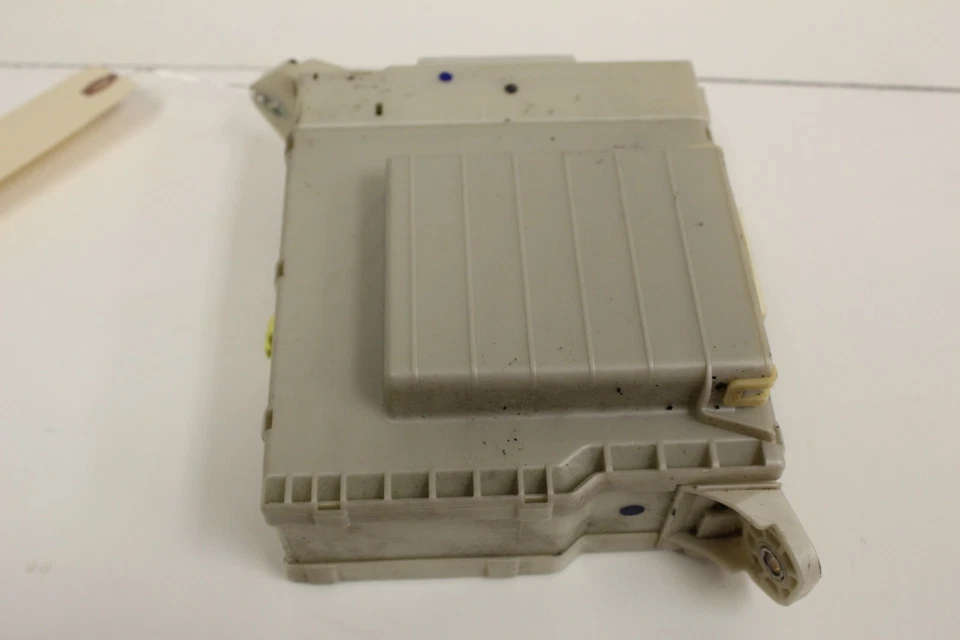 2008-2014 雷克萨斯 IS-F ISF oem 驱动程序侧保险丝块模块 82730-33500 — 第 2/4 张图片