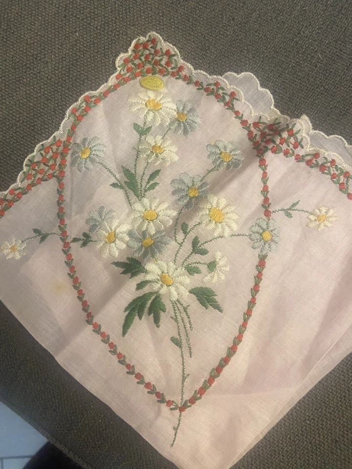 Vintage Cotton Ladies Pink Wedding Hanky Handkerchief Switzerland Embroidered - Image 3 of 4