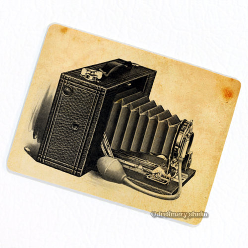Brownie Camera FRIDGE MAGNET, Decorative Photography Mini Gift Decor - Picture 1 of 7