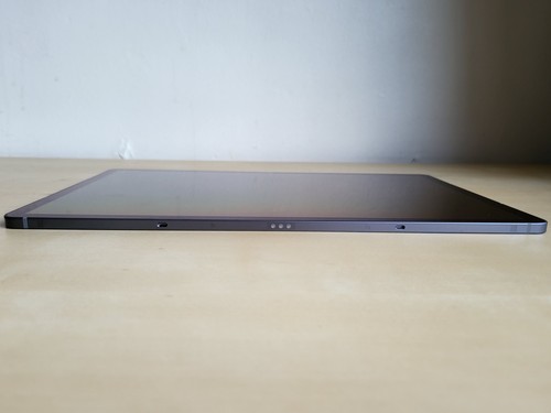 Samsung Galaxy S10 Plus 12.4 inch 256GB + 12GB Wi-Fi Moonstone Grey SM-X820 UK - Picture 7 of 10