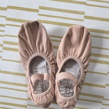 Capezio Essentials Girl  s Pink Leather Ballet Slippers Size 3M fit age 7 