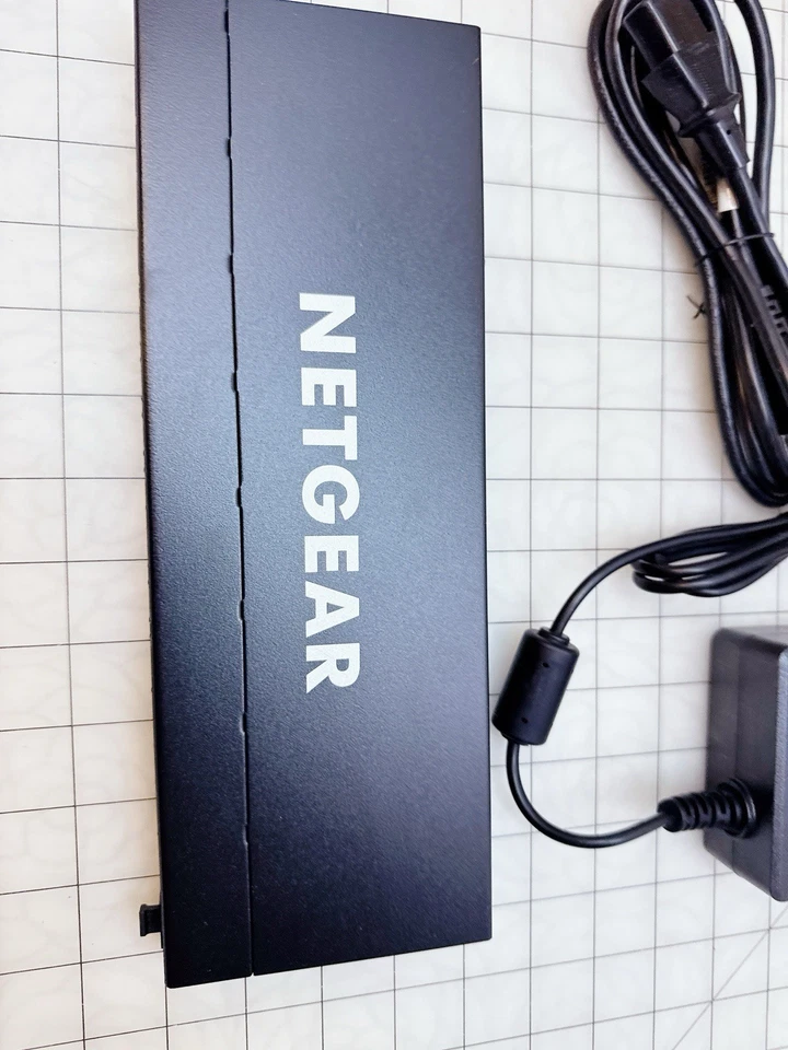 NETGEAR 16-Port PoE Gigabit (GS316EP) - with 15 x PoE+ @ 180W, 1 x 1G SFP Port - Image 2 of 4
