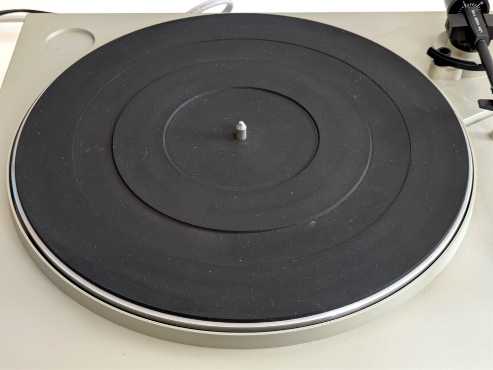 Rotel Turntable RP-820 with 2RC-1 Stylus Cartridge - Spares Or Repairs ...
