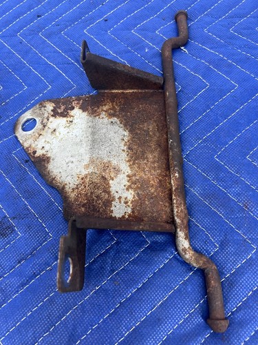 2005-2007 Volvo S60R V70R Front Subframe Exhaust Hanger Mount Bracket OEM#1332EM - Picture 8 of 8