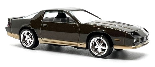 AUTO WORLD 1984 CHEVY CAMARO Z28 TARGET EXCLUSIVE LOOSE - Picture 4 of 4