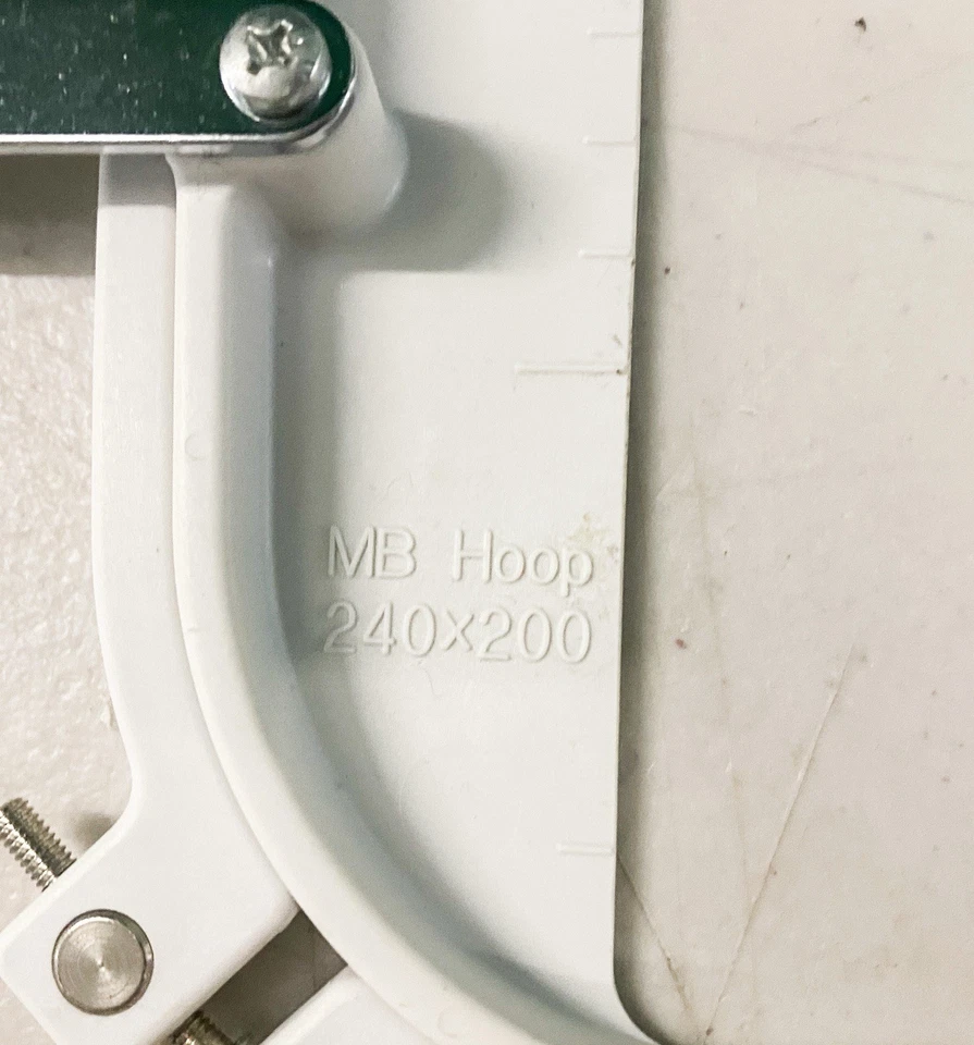 Janome MB Embroidery Hoop 240 mm x 200 mm - MB Hoop - Image 3 of 3