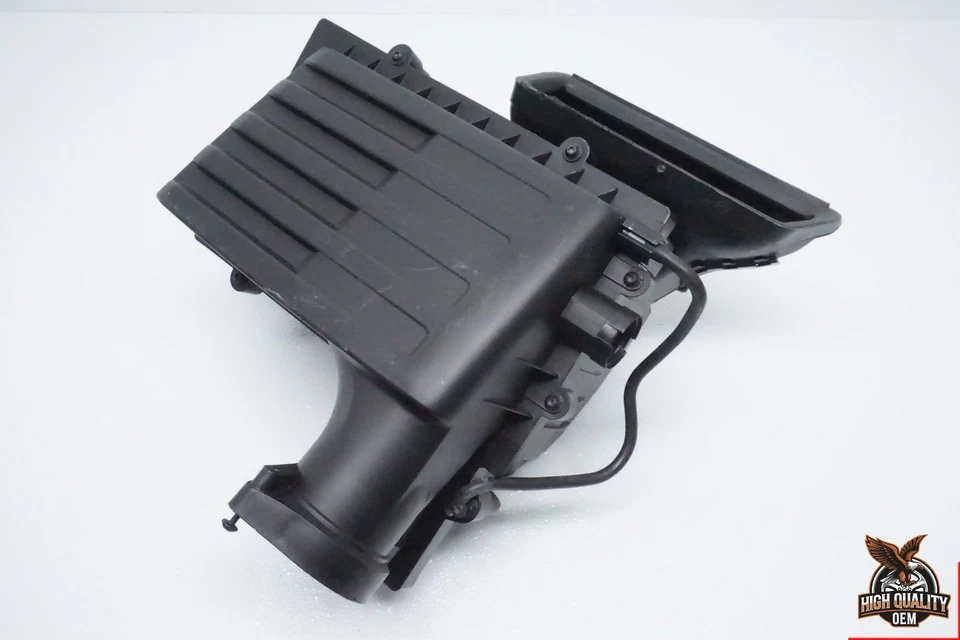 2019 - 2024 奥迪 Q3 2.0L 空气净化器 INTAKE 过滤器盒上盖原始设备制造商 — 第 2/4 张图片