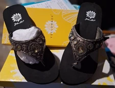 Yellow Box  JANHAVI pewter  Sandel 7.5