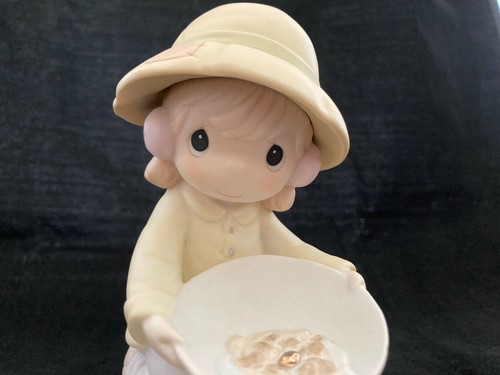 Vintage Precious Moments You're One In A Million To Me Figurine with Box - Picture 7 of 12