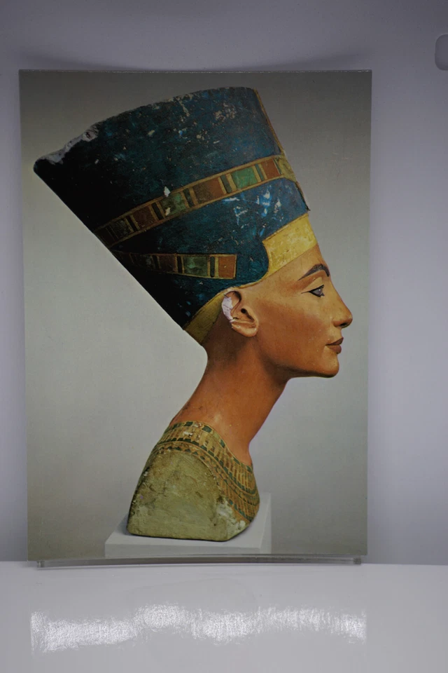 Postcard Bust Of Queen Nefertiti Ancient Egypt New Kingdom Dynasty Berlin Museum - Image 2 of 4