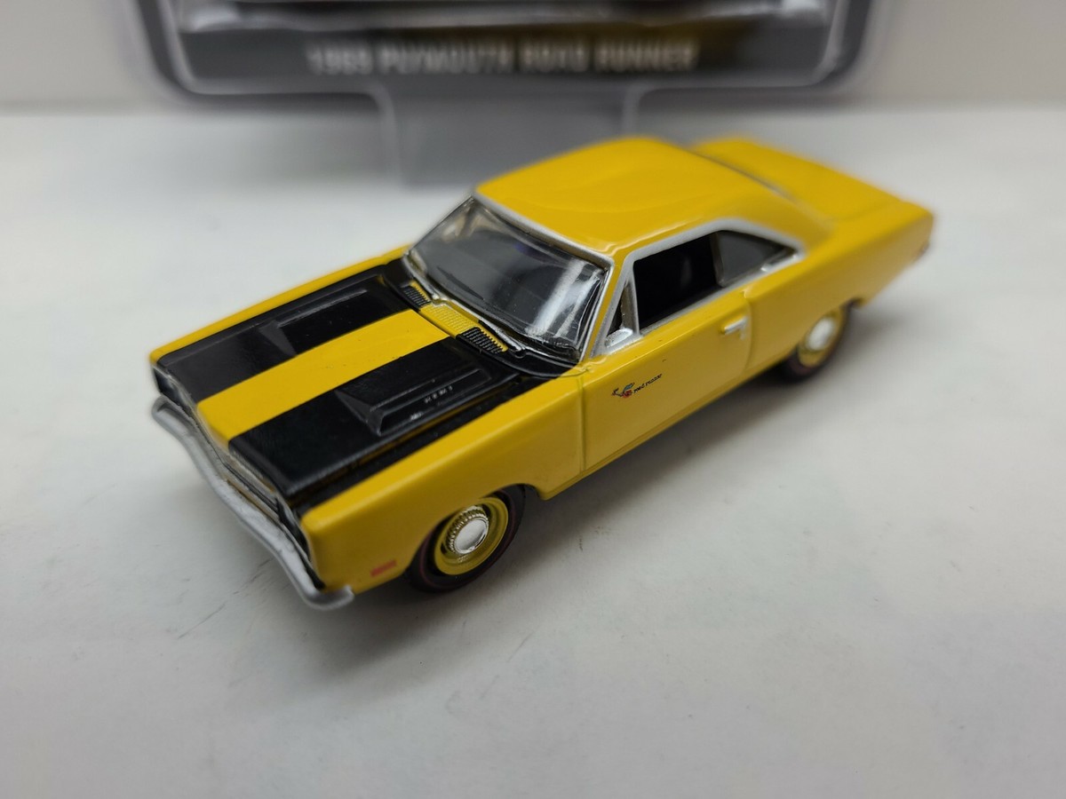 1969 PLYMOUTH ROAD RUNNER 1/64 scale GREENLIGHT GL MUSCLE CAR
