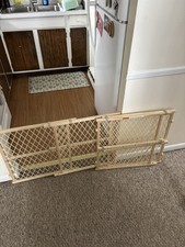 Evenflo Adjustable Doorway Gate Model 202 Wood Plastic 26-38" x 24" Beige