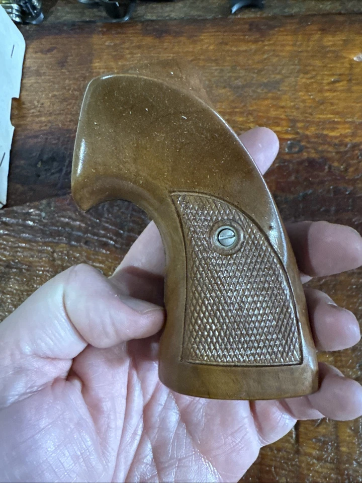 Vintage Sile Walnut Target Grips For Colt Python Or Official Police. (254) - Image 4 of 4