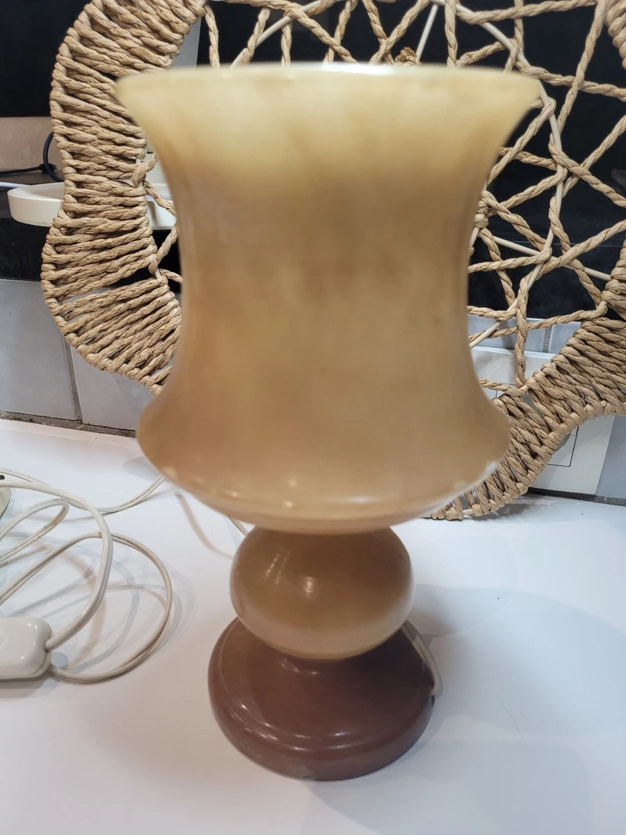 Lampe De Table Vintage – Piètement Albâtre Et Abat-jour Classique, Dans Son Jus