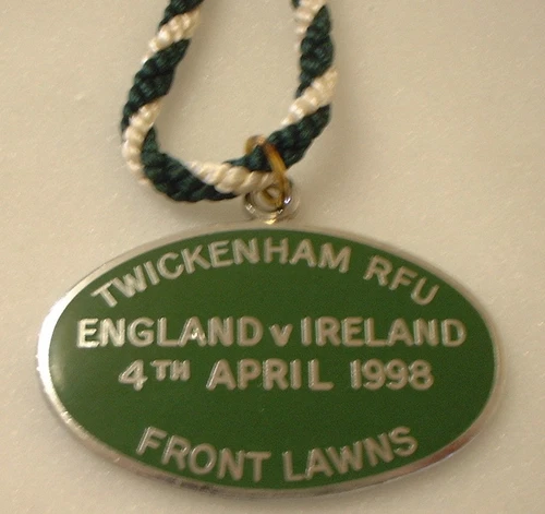 TWICKENHAM  RUGBY ENGLAND v IRELAND 4th APRIL 1998 FRONT LAWNS ENAMEL Badge