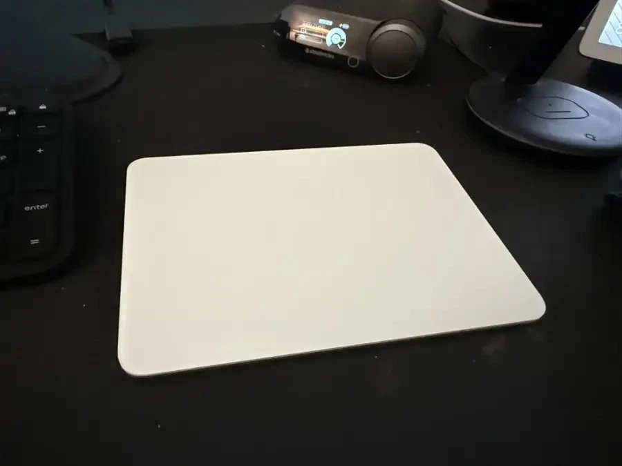 Apple MXK93AM/A Magic Trackpad - Multi-Touch Surface (USB-C) - Wireless - White - Image 2 of 4