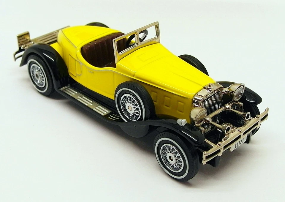 Matchbox 1/43 Scale DYM35179 - 1931 Stutz Bearcat - Yellow - Image 2 of 4