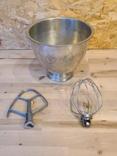 Vintage KitchenAid Hobart 4 Qt Bowl, Beater & Whisk Attachments K4-B Stand Mixer