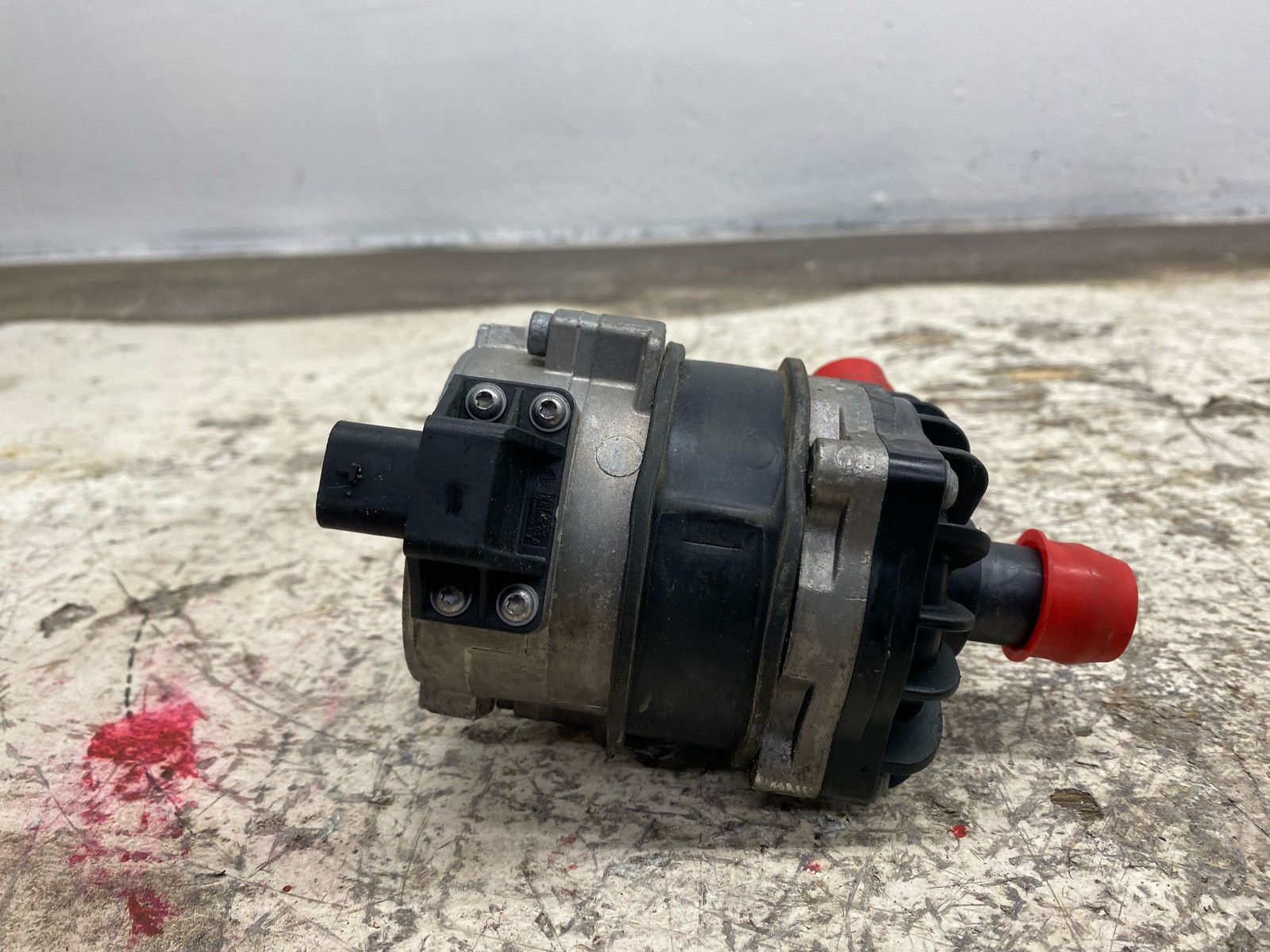 2010-2020 BENTLEY MULSANNE 6.8L ENGINE COOLANT AUXILIARY WATER PUMP 8K0965567