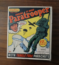Schylling Retro Paratrooper 17" Tangle Free Parachute Green Army Men