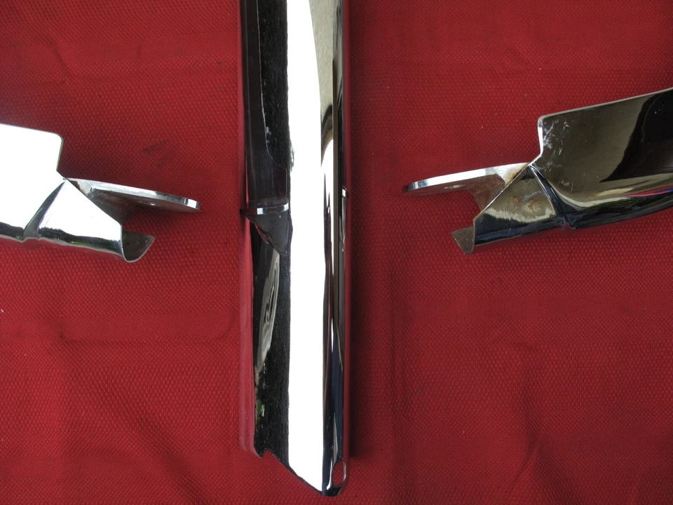 Jaguar S-Type 1968/420 parachoques trasero 3 piezas Daimler sin usar Foto 4 de 4