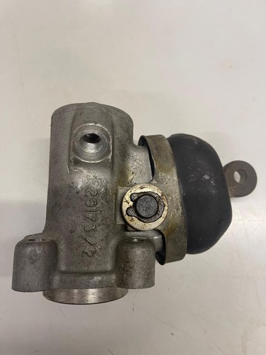 AUSTIN MORRIS WFK 60 600 WF 3 TON.1962 -1969 REAR BRAKE WHEEL CYLINDER - Picture 2 of 4