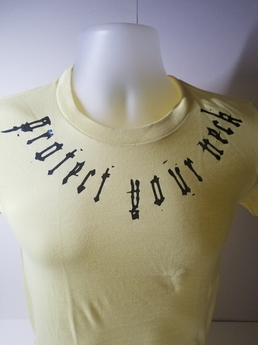 Sneakup Protect Your Neck Graphic Tee Unisex S/S Gelb Größe Small T-Shirt - Bild 2 von 6