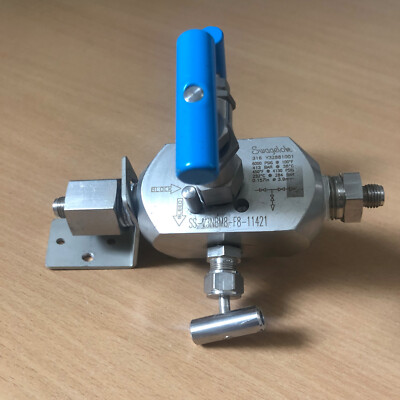 Swagelok Isolierungs Doppelabsperr- und Ablassventil SS-V3NBM8-F8-11421 /B