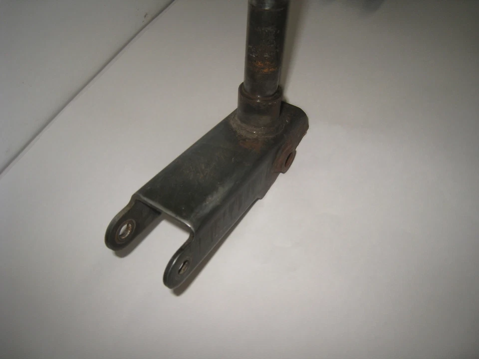 1979 YAMAHA ENTICER ET250 ЛЕВЫЙ ЛЫЖ ШПИНДЕЛЬ КОЛОНКА КОСТЯШКИ - Изображение 3 из 4