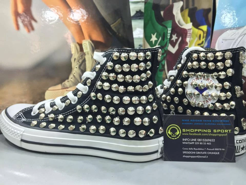 Converse All star  Nere personalizzate con borchie argento Effetto sporco teschi - Immagine 4 di 4