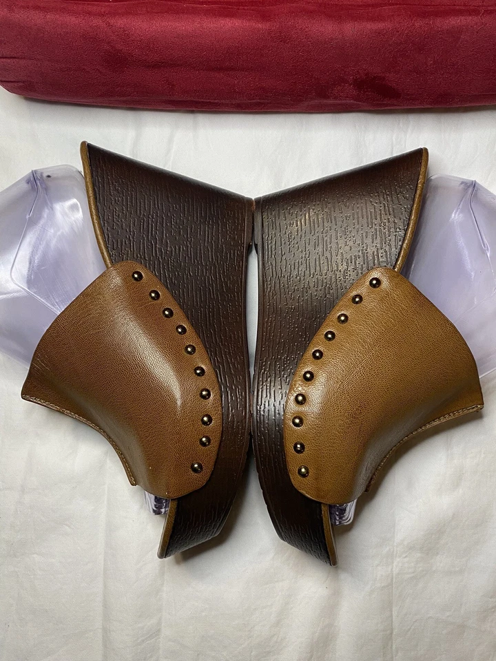 Mules de cuña de coñac Charles by Charles David para mujer talla 8 Foto 4 de 4