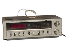 VINTAGE SOUNDESIGN AM-FM-TV ELECTRONIC CLOCK RADIO MODEL 3772 MADE IN HONG KONG