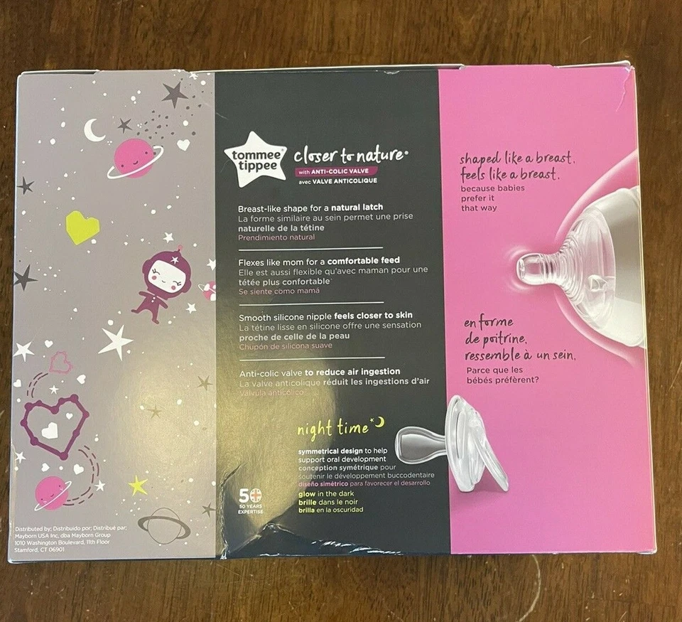 Tommee Tippee Gift Set 3 Baby Bottles and 3 Orthodontic Pacifiers BPA Free - Image 2 of 2