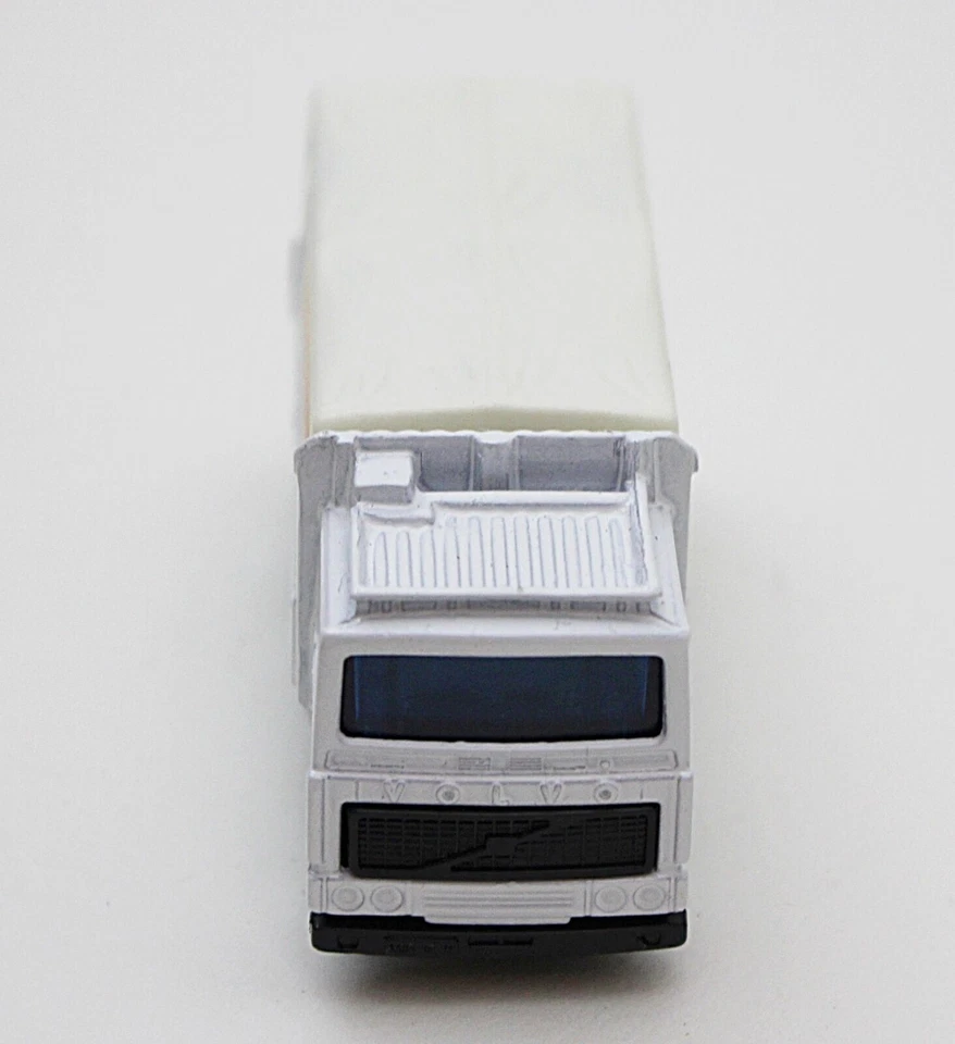 Camión de reparto Volvo fundido a presión Matchbox vintage PIRELLI BONITO Foto 3 de 4