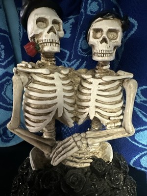 Skeleton Couple Figurine  Gothic, Day Of The Dead, Halloween Figurine