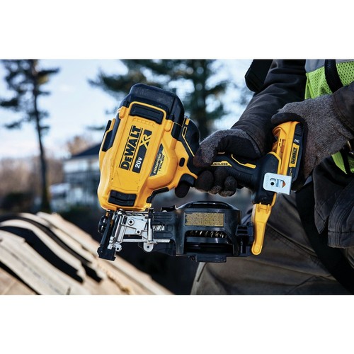 DEWALT DCN45RND1R 20V MAX BL Coil Roofing Nailer Kit (2Ah) Certified Refurbished - Picture 17 of 18