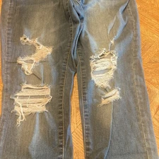 SO Junior's Ultimate Jegging Super High Rise Distressed Jeans Size 17, 36x29