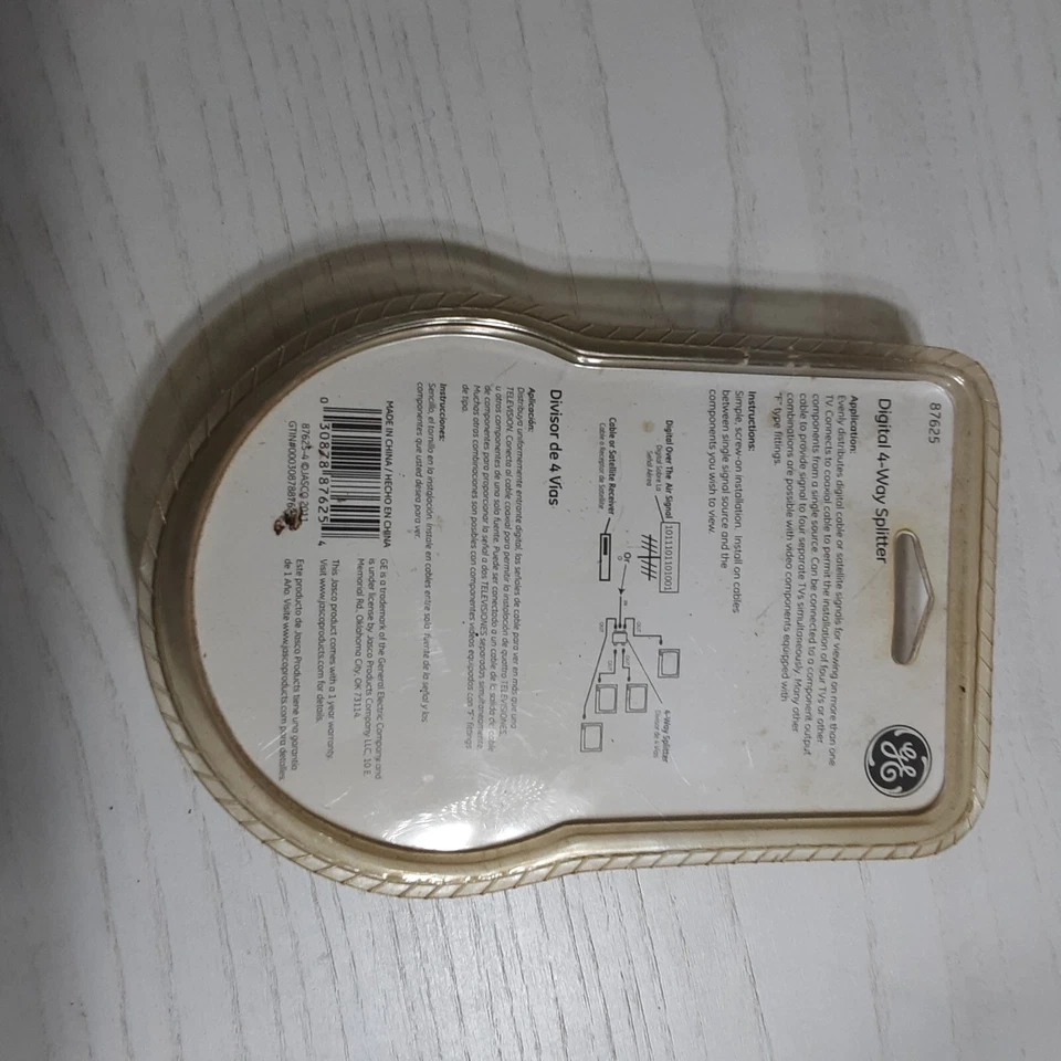 GE Digital 4-way splitter distributes digital cable or satellite receiver signal - Image 2 of 3