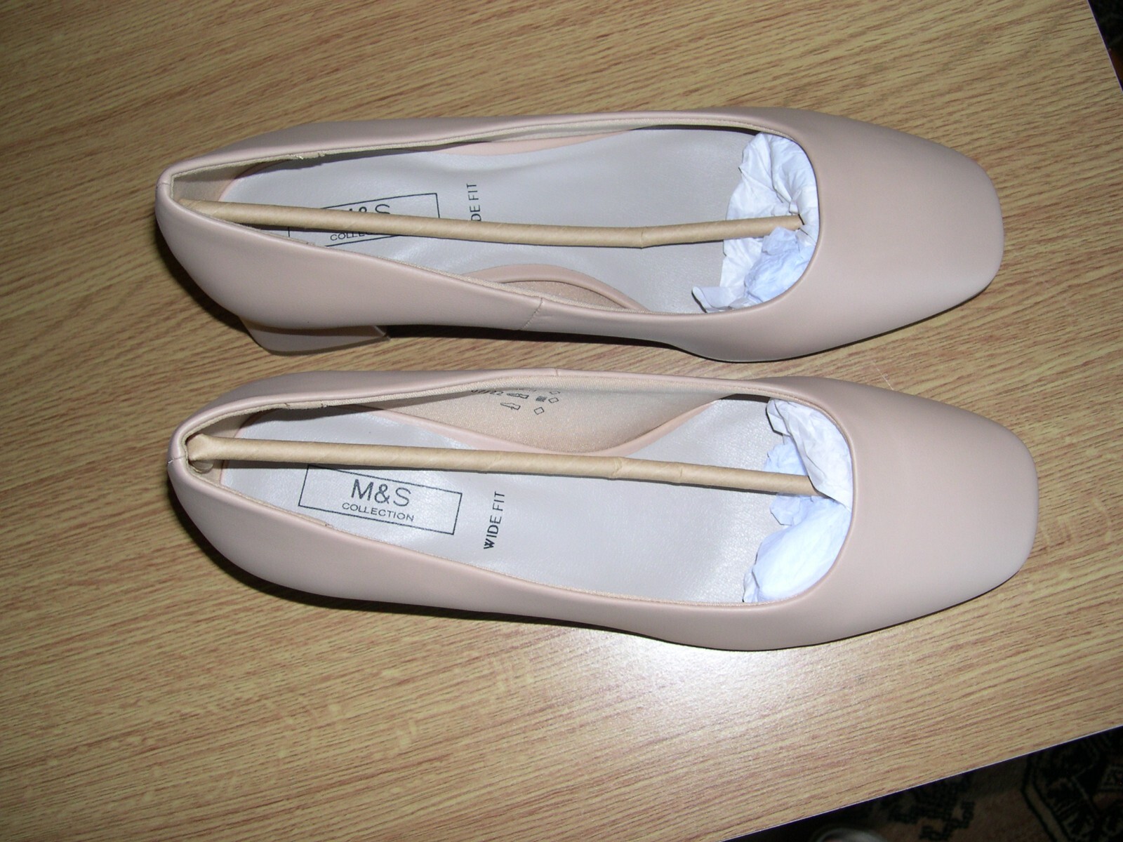 M&S ladies beige cream court shoes size 7.5 EU 41 wide fit, never worn