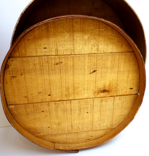 Vintage Wood Round Cheese Box Hand Painted Butter and Cream Dairy Cow Farmhouse - Picture 16 of 22