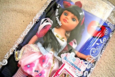 RARE RETIRED NANCY SNOW WHITE DOLL: TALE DRESSES (VESTIDOS